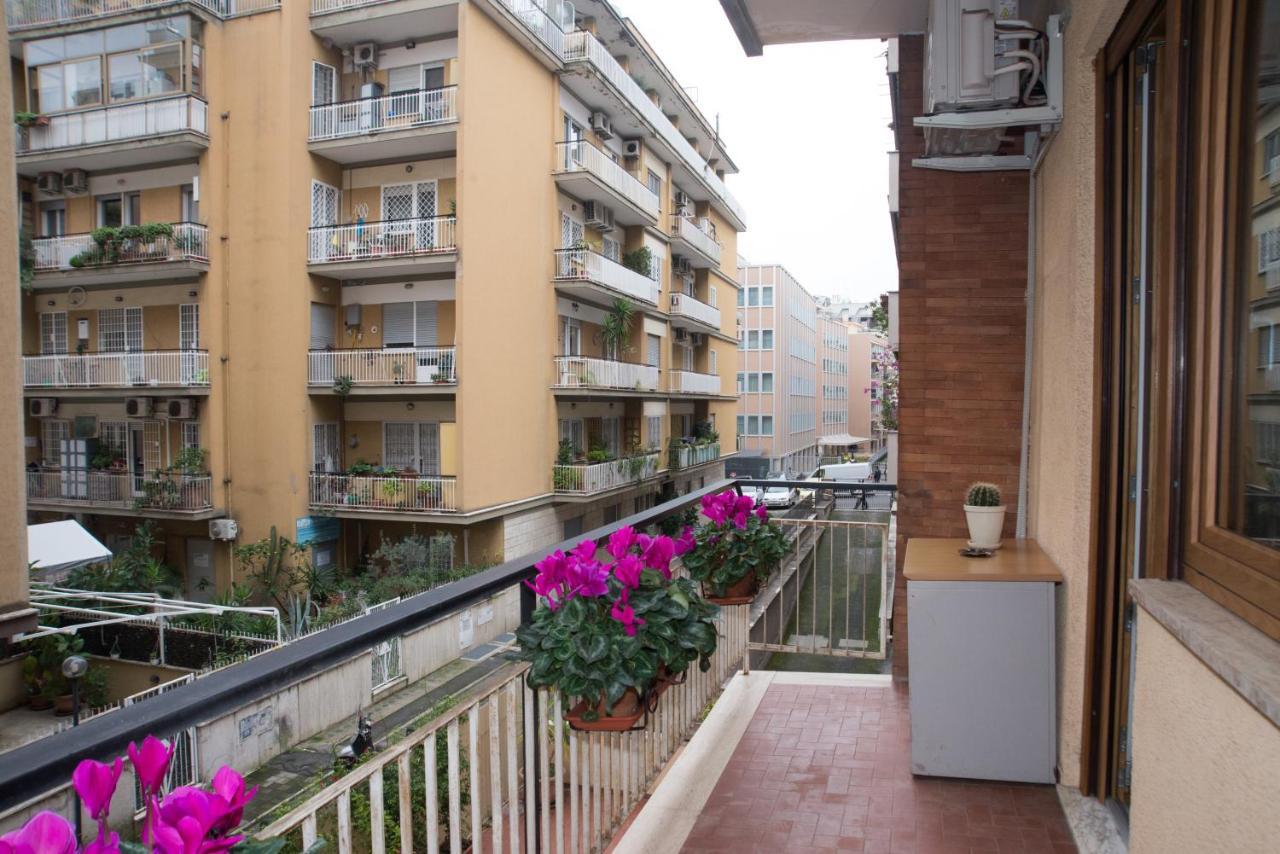 A Due Passi Da San Pietro Bed & Breakfast Rome Exterior photo