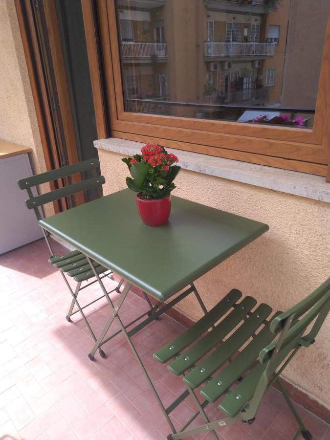 A Due Passi Da San Pietro Bed & Breakfast Rome Exterior photo